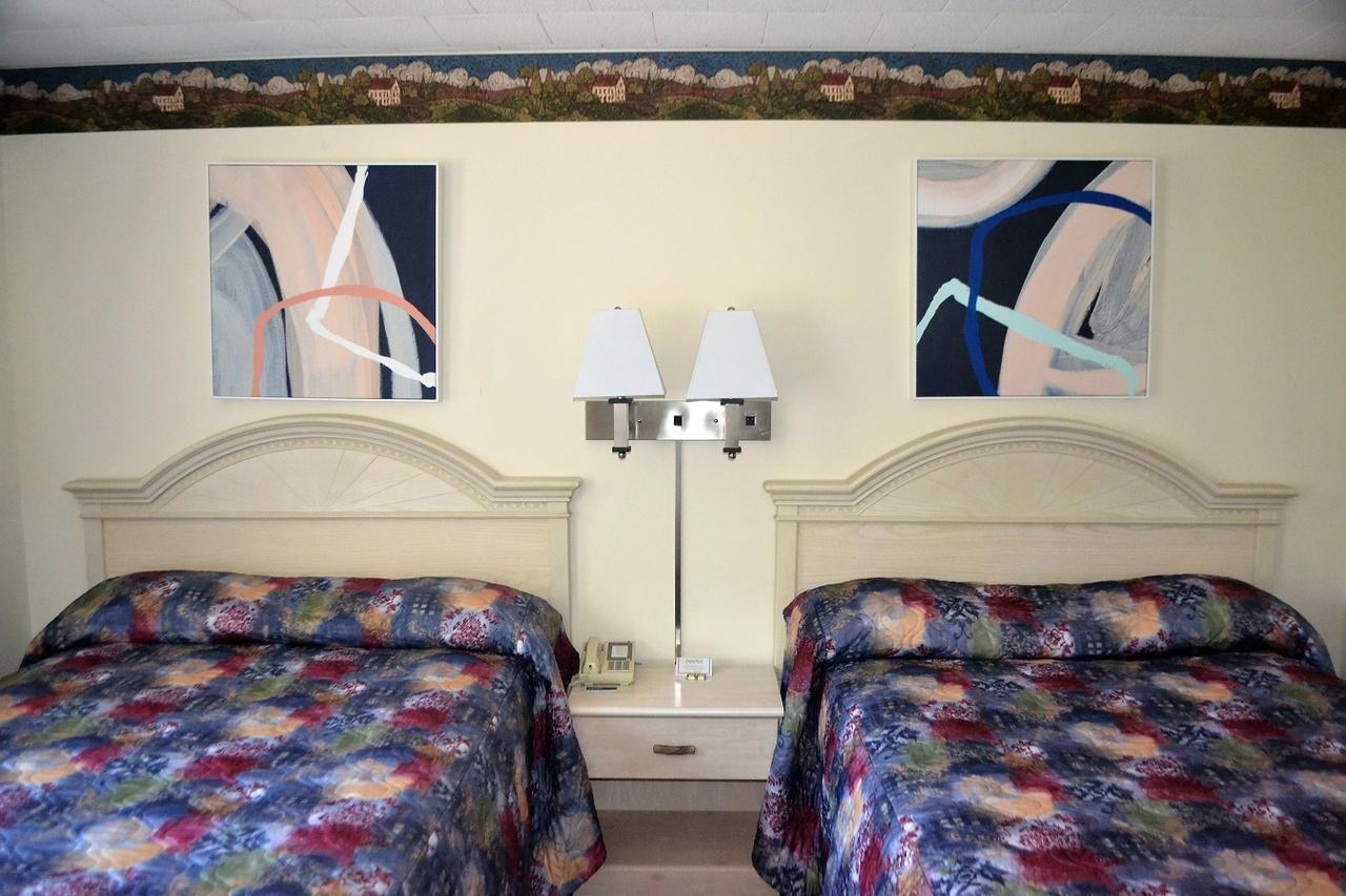 Stratford Suburban Motel Luaran gambar
