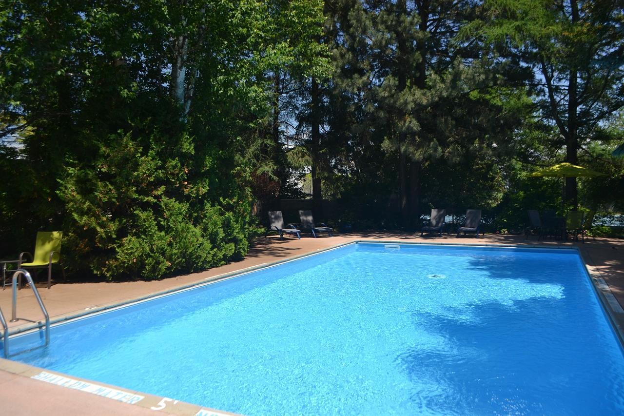 Stratford Suburban Motel Luaran gambar